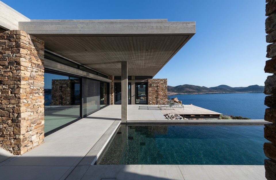 Φωτογραφία: Μπάμπης Λουϊζίδης και Κατερίνα Γληνού