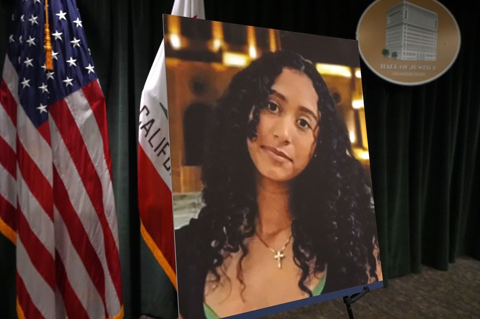 Η 14χρονη Σελέστε Χερνάντες δολοφονήθηκε και διαμελίστηκε από τον τραγουδιστή D4vd (AP Photo/Damian Dovarganes) 