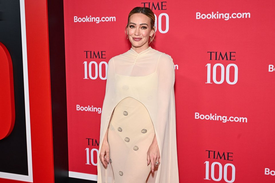 Η τιμώμενη Χίλαρι Νταφ στο γκαλά Time100, στη Νέα Υόρκη (Photo by Evan Agostini/Invision/AP)