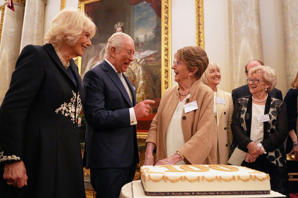 Στα Ανάκτορα του Μπάκιγχαμ πραγματοποιήθηκε ειδική τελετή για τα 100 χρόνια από τη γέννηση της βασίλισσας Ελισάβετ Β΄