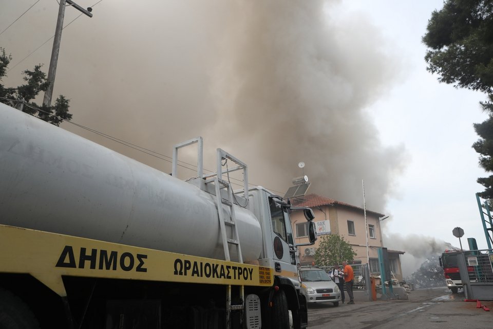 Φωτιά σε υπαίθριο χώρο ανακύκλωσης, στο Ωραιόκαστρο Θεσσαλονίκης / Eurokinissi
