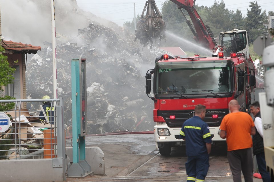 Φωτιά σε υπαίθριο χώρο ανακύκλωσης, στο Ωραιόκαστρο Θεσσαλονίκης / Eurokinissi 