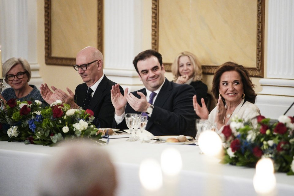 Κυριάκος Πιερρακάκης, Ντόρα Μπακογιάννη