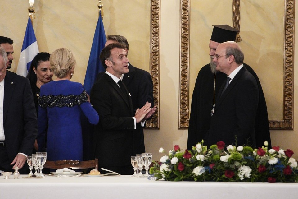 Ο Κωστής Χατζηδάκης με τον Εμανουέλ Μακρόν