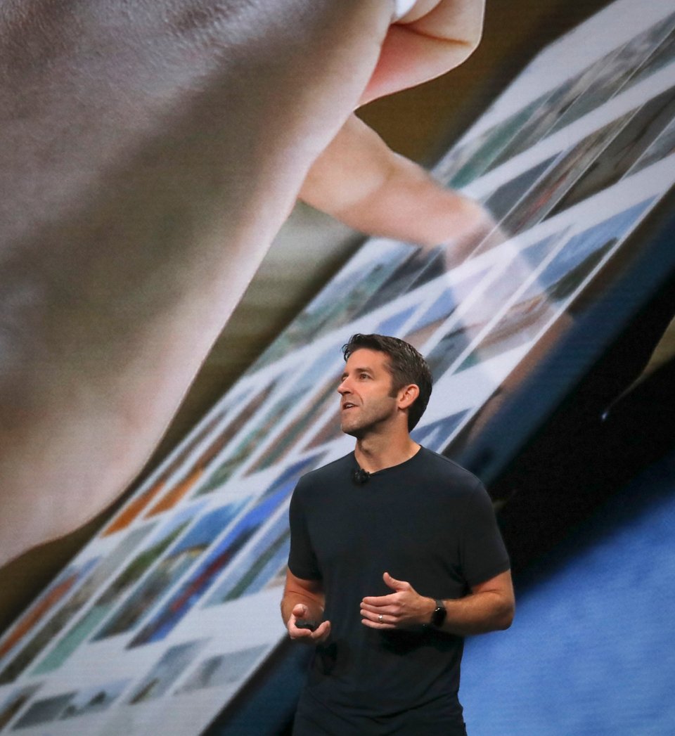 Ως νέος CEO της Apple ο Τζον Τέρνους καλείται να φέρει από νωρίς επιτυχίες για την εταιρεία, ειδικά στο μέτωπο της Τεχνητής Νοημοσύνης