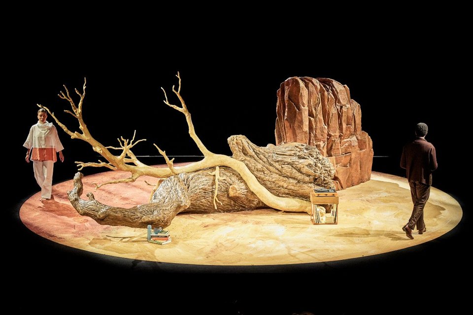 Η Απόσταση. Φωτογραφία: Christophe Raynaud de Lage