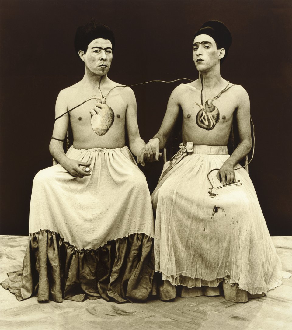 Las Yeguas del Apocalipsis, Las dos Fridas, 1989. © Yeguas del apocalipsis. Tate Collection. Image courtesy Malba Foundation, Museum of Latin American Art of Buenos Aires 