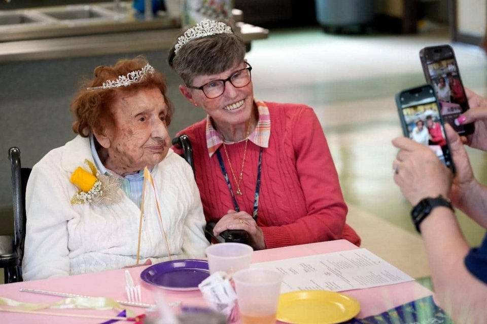 Η ζωή της δεν υπήρξε ανέφελη. Ένα ατύχημα στην παιδική της ηλικία της κόστισε μέρος του αριστερού της χεριού / INSTAGRAM