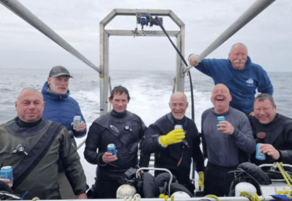 H oμάδα των δυτών πίσω από την ανακάλυψη του ναυαγίου