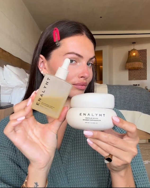 Η Thylane είναι ιδιοκτήτρια και ιδρύτρια της εταιρείας προϊόντων περιποίησης μαλλιών ENALYHT