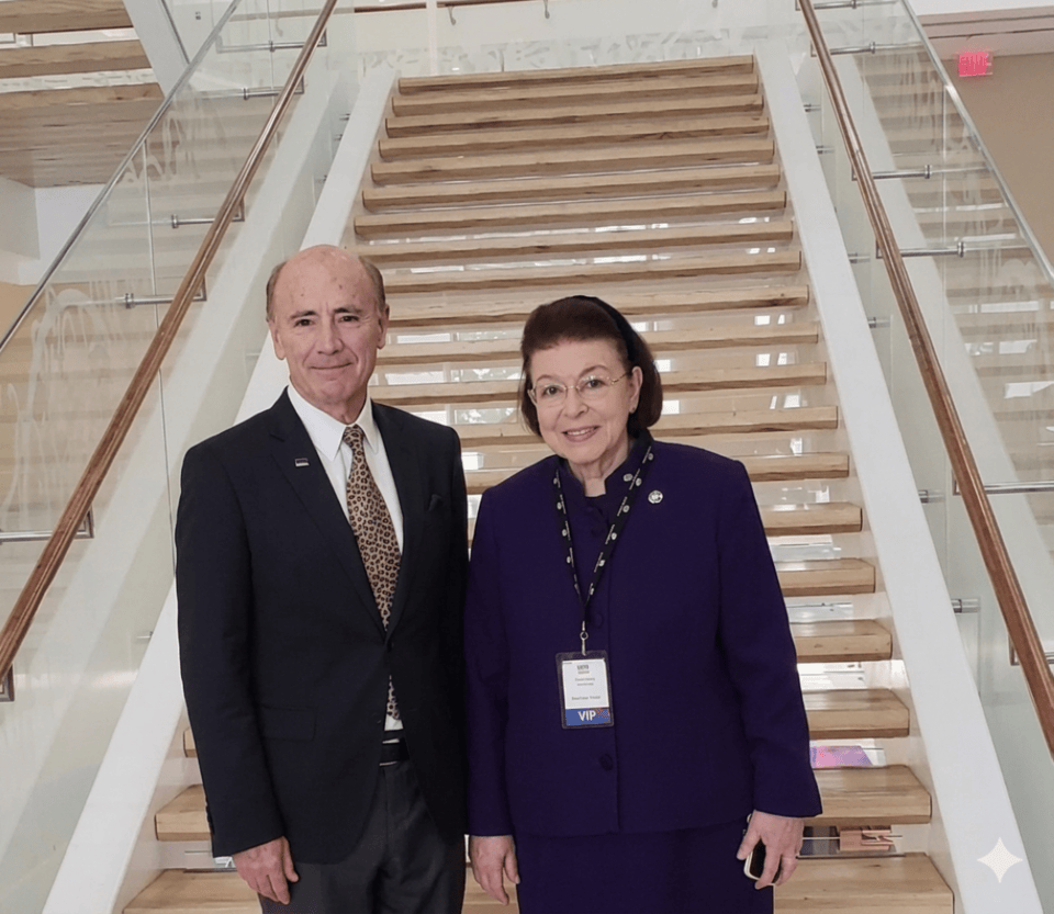 Τη Λίνα Μενδώνη υποδέχθηκε στο Μουσείο της Βίβλου, στην Ουάσιγκτον, ο Γενικός Διευθυντής του, Carlos Campo