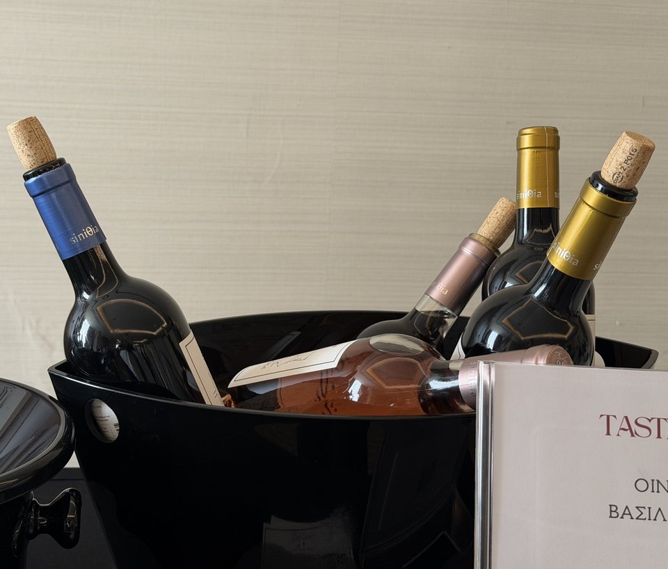 Ο αττικός οίνος είναι προστιθέμενη αξία στον τουρισμό και την προβολή της ελληνικής γαστρονομίας / Φωτογραφία: iefimerida