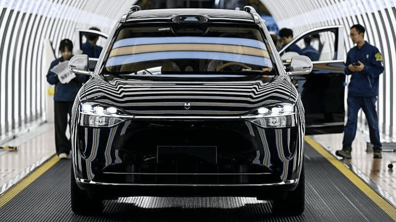 Η Seres, μέσω της θυγατρικής της Aito, έχει ήδη καθιερωθεί στον χώρο των ηλεκτρικών SUV, μιας κατηγορίας που συνδυάζει αυξημένο χώρο και δυνατότητες πολλαπλών χρήσεων / SERES