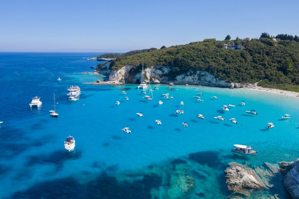 Βουτούμι, Αντίπαξοι 