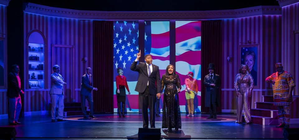 Σήμερα, το «44: The Musical» αποτελεί μία από τις πιο απρόσμενες επιτυχίες εκτός Μπρόντγουεϊ, προσελκύοντας κοινό που αναζητά έναν διαφορετικό τρόπο προσέγγισης της πρόσφατης πολιτικής ιστορίας / 44 