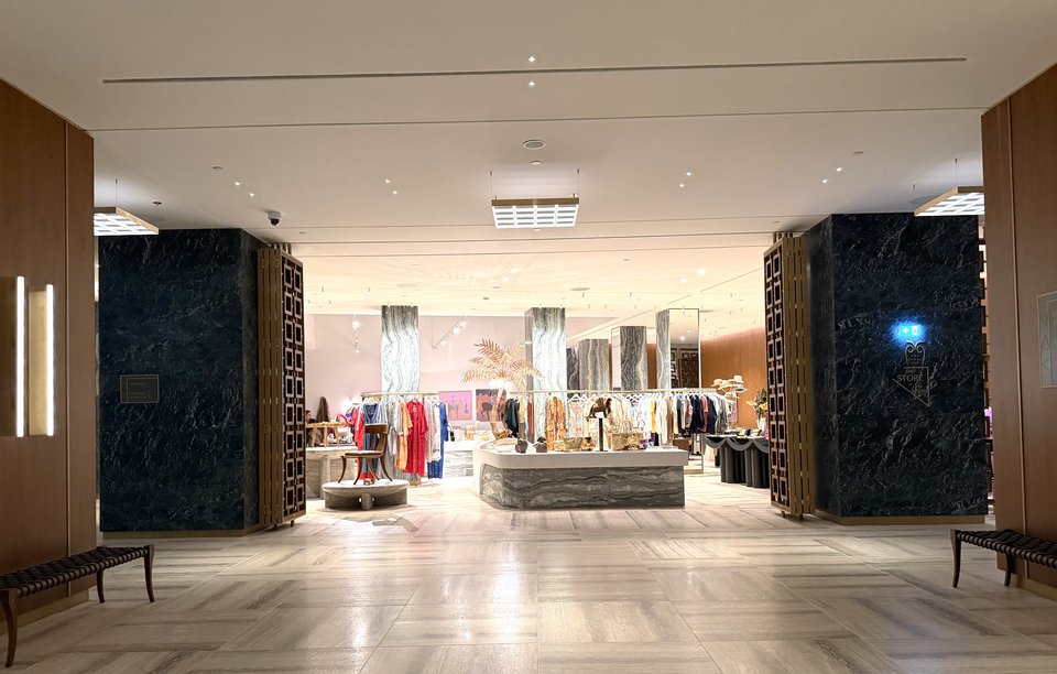 Το lisian Store στο κεντρικό λόμπι του Conrad Athens The Ilisian Φωτογραφία: iefimerida