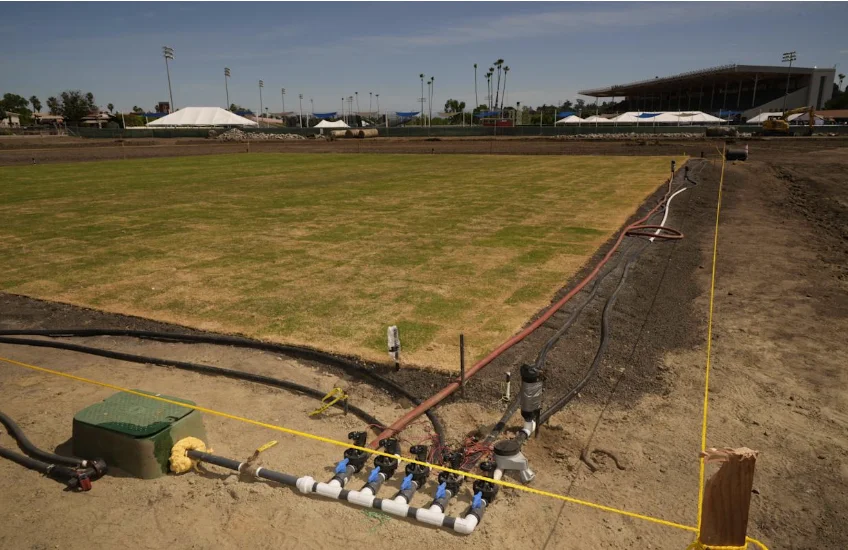 Στην πόλη Πομόνα, στα ανατολικά της κομητείας του Λος Άντζελες, πραγματοποιήθηκε προ μερικών ημερών η τελετή θεμελίωσης ενός νέου γηπέδου κρίκετ χωρητικότητας άνω των 10.000 θεατών / ΑΡ