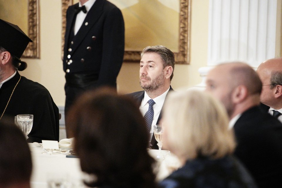 Ο πρόεδρος του ΠΑΣΟΚ Νίκος Ανδρουλάκης στο δείπνο 