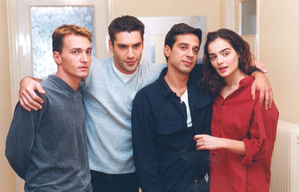 Χάρης Ασημακόπουλος, Χριστόφορος Παπακαλιάτης, Δημοσθένης Παπαδόπουλος, Γωγώ Μπρέμπου στη σειρά "Η ζωή μας μια βόλτα"