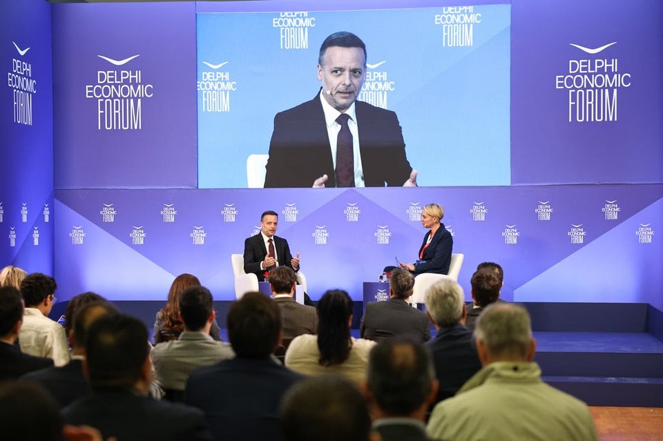 Ο Χάρης Δούκας στο Οικονομικό Φόρουμ των Δελφών