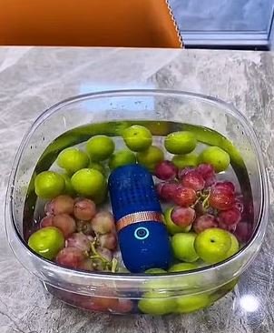 Ηλεκτρονικοί αποστειρωτές φρούτων / Φωτογραφία: ΤικΤοκ