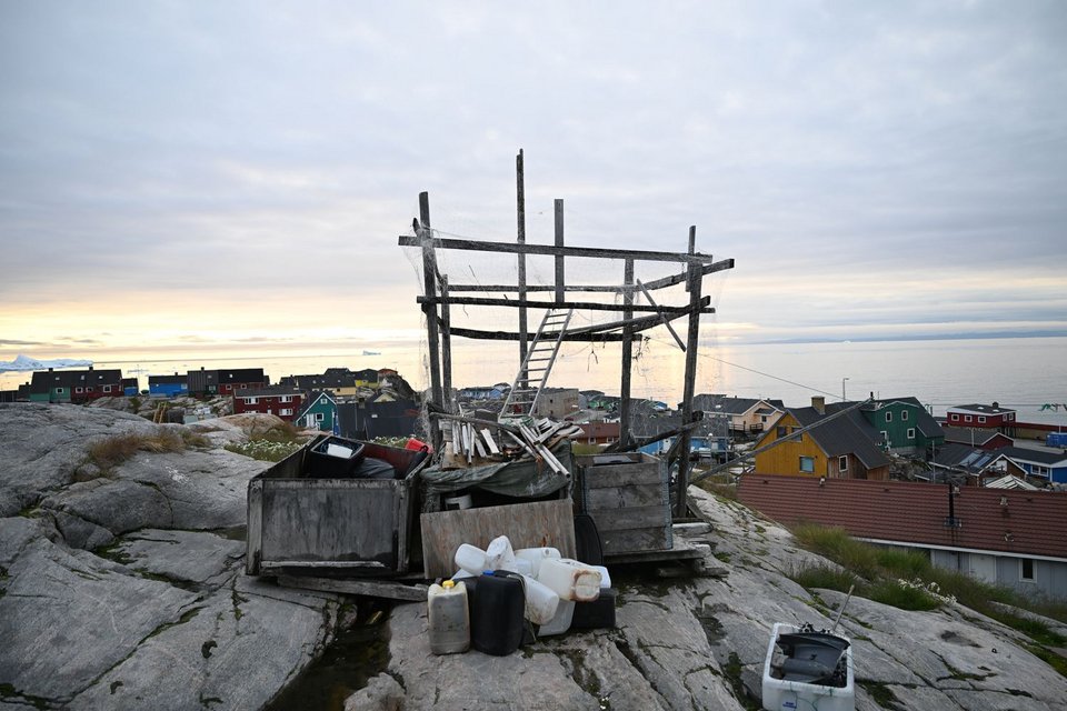 O καλλιτέχνης αποτυπώνει τη σχέση ανθρώπου και τοπίου