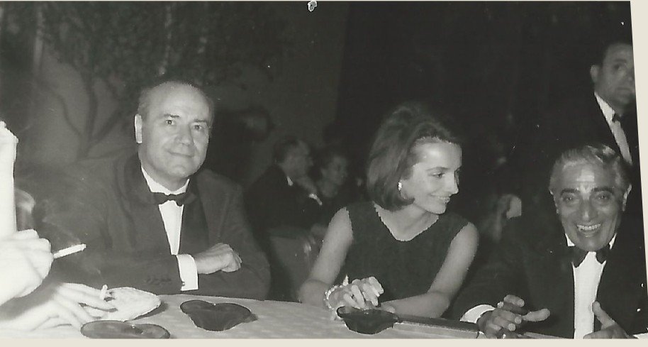 Ο Αριστοτέλης Ωνάσης στο σαλόνι του Χίλτον / Φωτογραφία: Conrad Athens The Ilisian