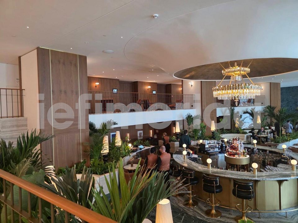 Τα ήσυχα εγκαίνια του νέου Χίλτον