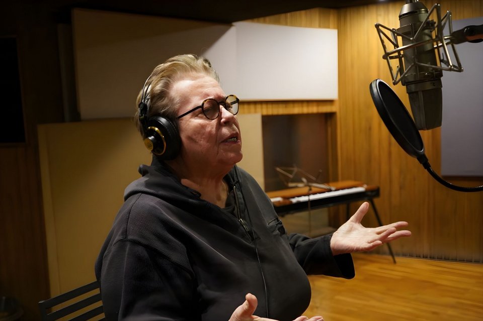 Η Δήμητρα Γαλάνη στο στούντιο