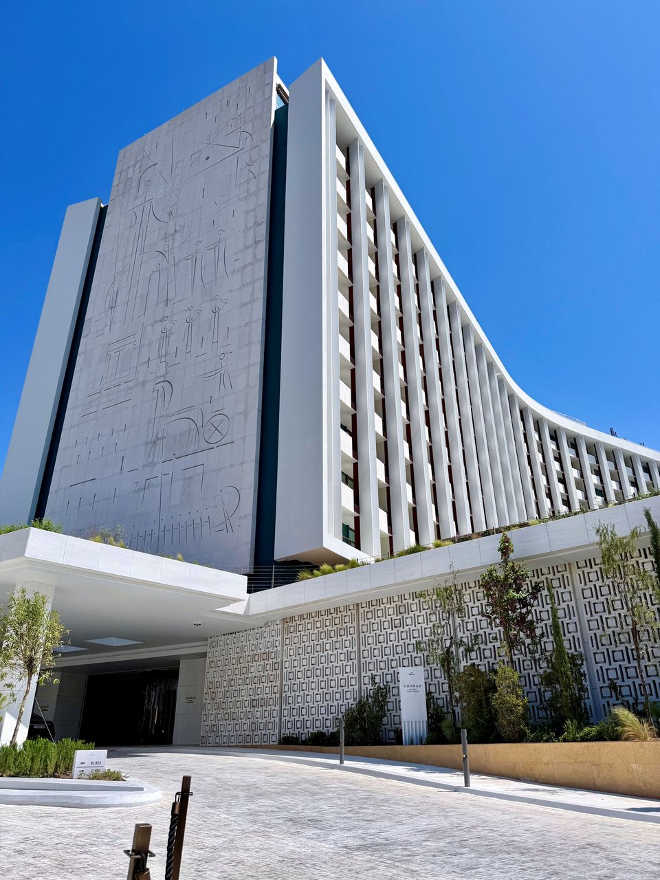 Το ανανεωμένο ξενοδοχείο Conrad Athens The Ilisian στη Βασιλίσσης Σοφίας ανοίγει μετά από τέσσερα χρόνια έργων ανακατασκευής. Φωτογραφία: Λητώ Μησιακούλη