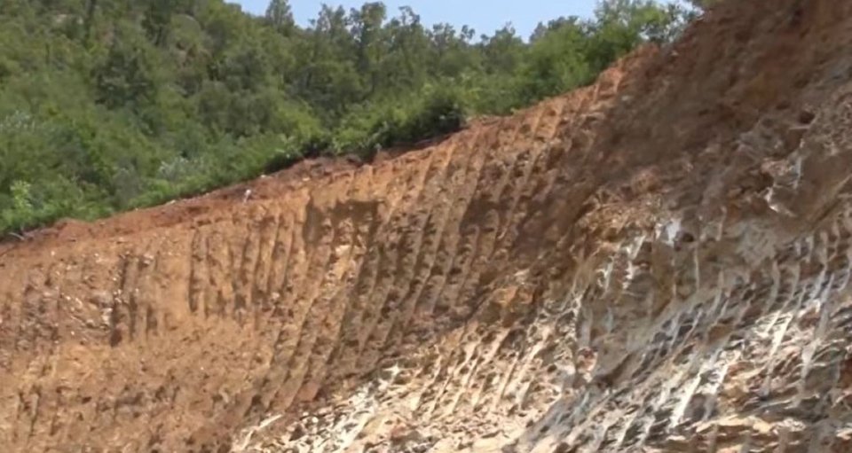 Από το κοίτασμα ιλλίτη / Φωτογραφία: Screenshot / YouTube 