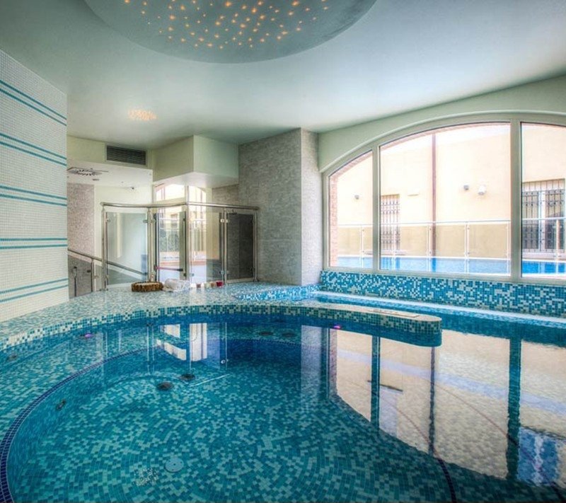 Το τζακούζι στο σπα του ξενοδοχείου