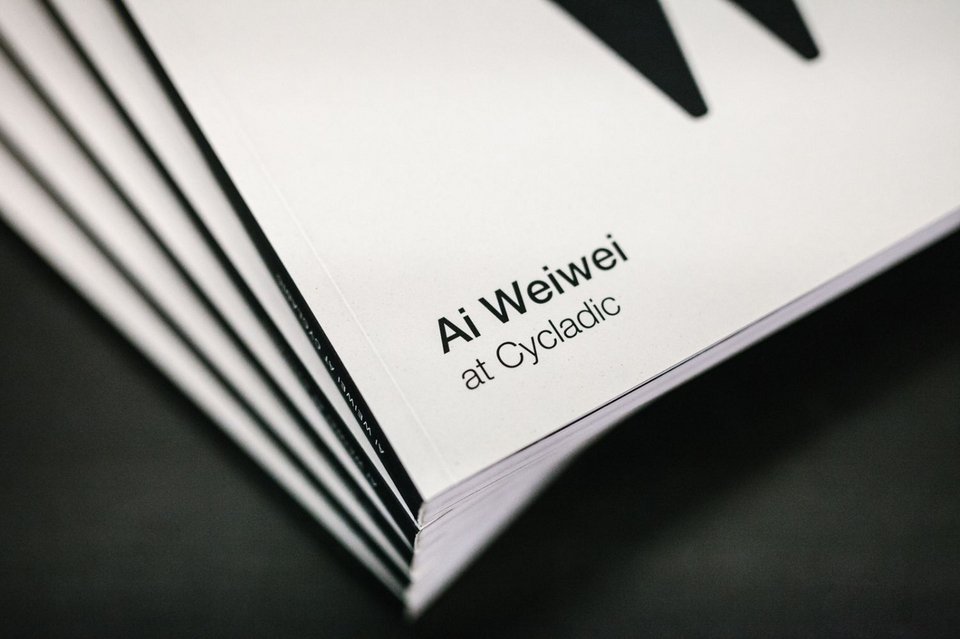 Κατάλογος έκθεσης «Ai Weiwei at Cycladic». Photo: Πάρις Ταβιτιάν © Μουσείο Κυκλαδικής Τέχνης