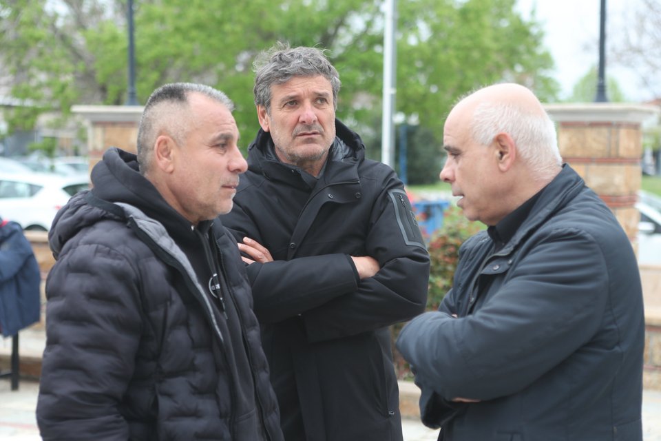 Ο προπονητής Νίκος Καραγεωργίου στη μέση / EUROKINISSI 