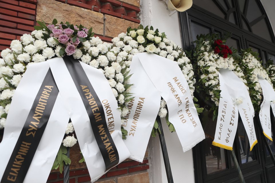   Στεφάνια στην κηδεία του Στέφανου Μπορμπόκη / EUROKINISSI 