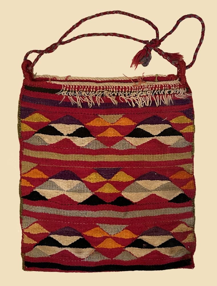 Τα ταγάρια εξυπηρετούσαν καθημερινές ανάγκες, αλλά χρησιμοποιούνταν και για τη μεταφορά των γαμήλιων πιτών