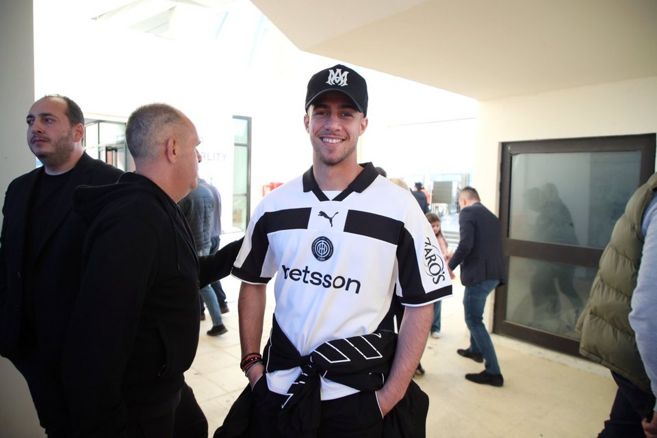 Ο Μπάμπης Κωστούλας με τη φανέλα του ΟΦΗ στον τελικό Κυπέλλου Ελλάδας.