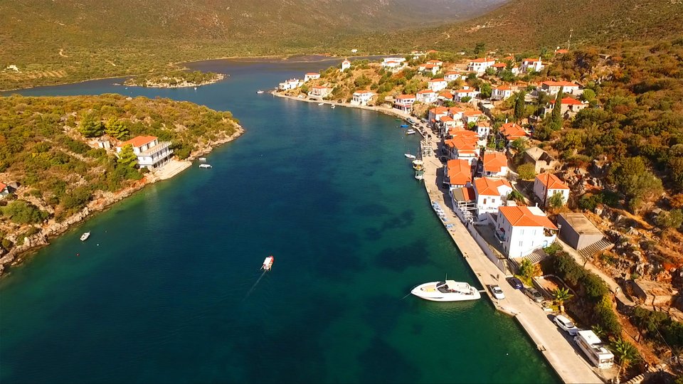 Το ελληνικό φιορδ στο Λιμάνι του Γέρακα 