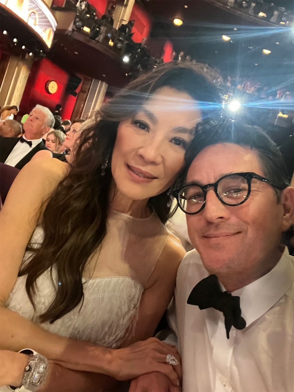 Ο Chris Prapha με την Michelle Yeoh