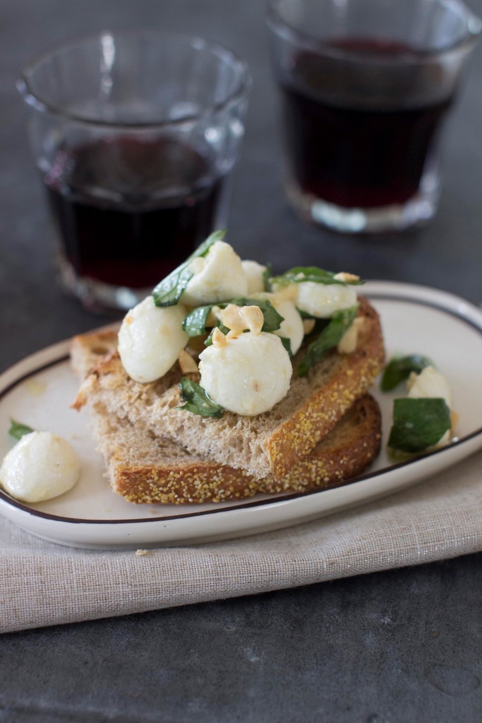 Σνακ με μπάλες μοτσαρέλας / Φωτογραφία: AP 