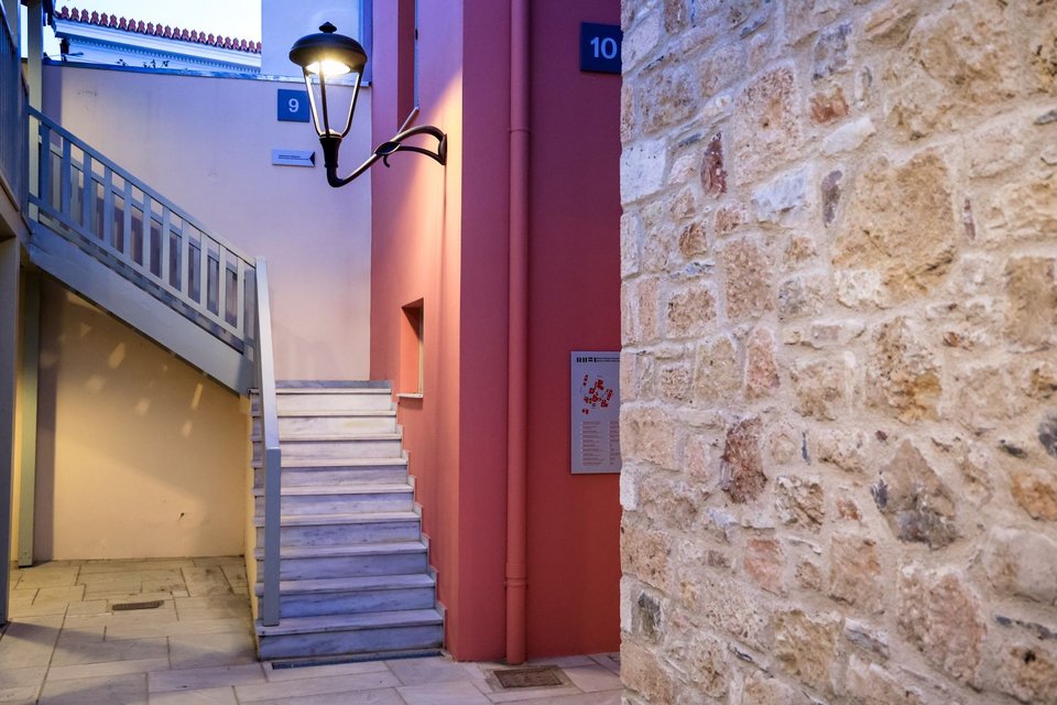 Ένας οικισμός της νεότερης Αθήνας με κτίρια που χρονολογούνται από τον 18ο έως τον 20ό αιώνα