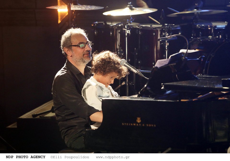 Ο Νεοκλής Νεοφυτίδης με τον Σταύρο Ξαρχάκο τζούνιορ