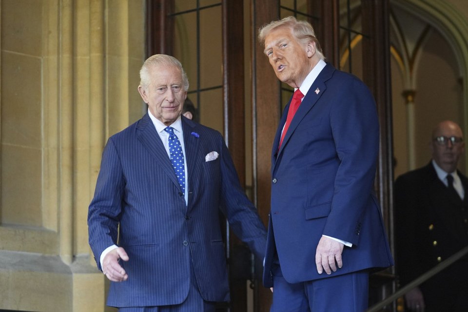 Ο βασιλιάς Κάρολος Γ΄ με τον Ντόναλντ Τραμπ σε συνάντησή τους πέρσι τον Σεπτέμβριο