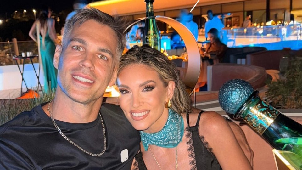 Μπρούνο Τσερέλα, Αθηνά Οικονομάκου