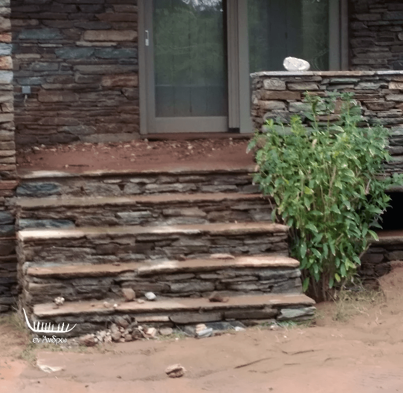 Οι λάσπες μπήκαν στα δωμάτια του πρώτου ορόφου