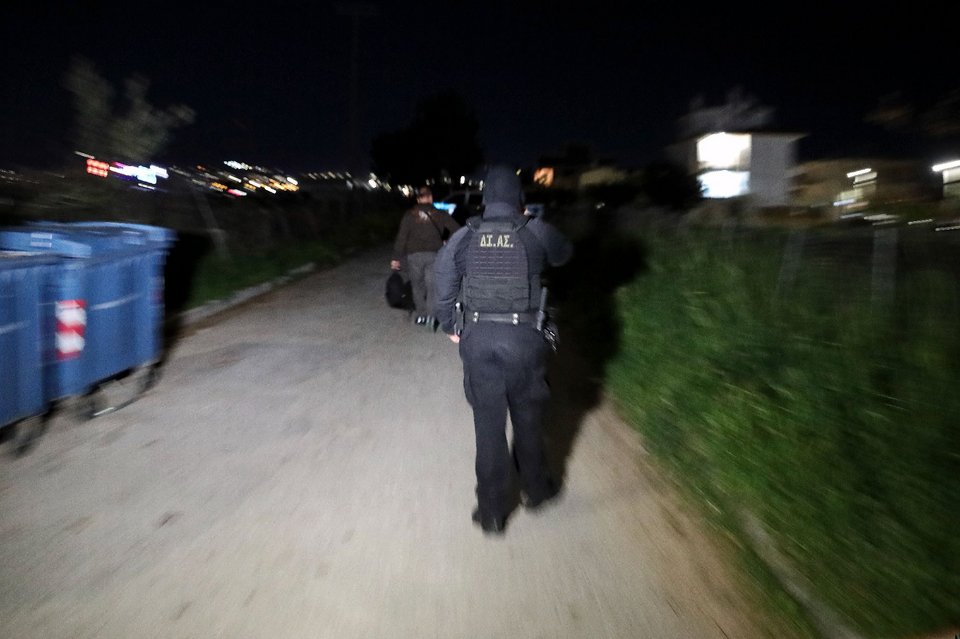 Θρίλερ στην Παλλήνη με τον νεκρό με tire up στoν λαιμό