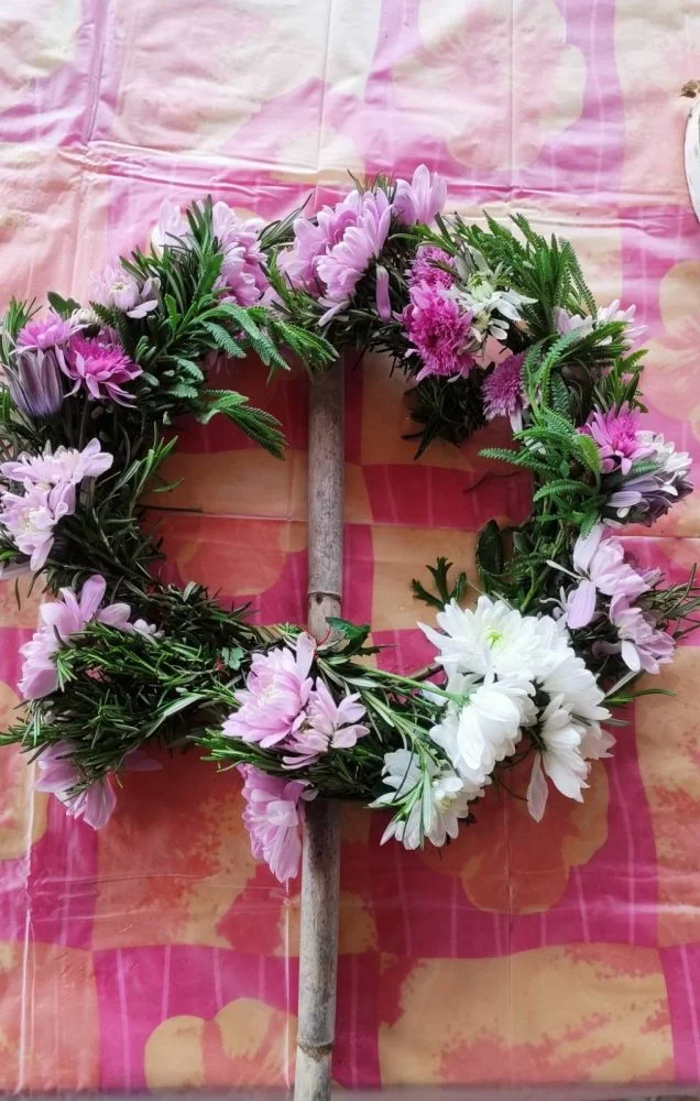 Στεφάνι με λουλούδια