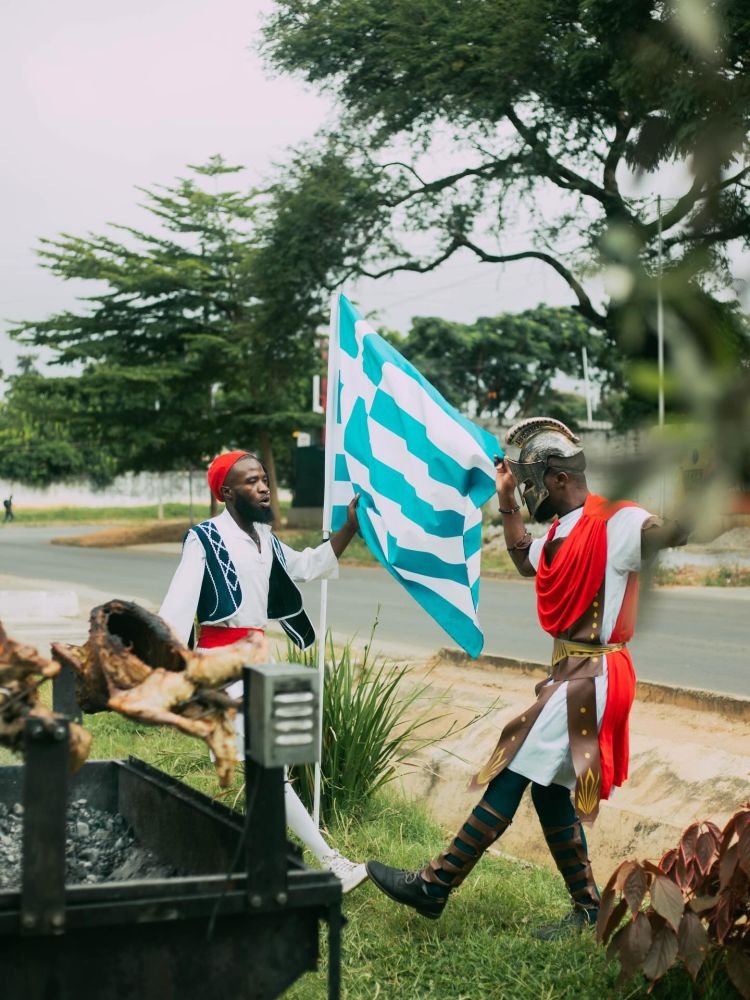 Ελληνικό Πάσχα στη Λουσάκα με σούβλες, τσολιάδες και κόκκινα αυγά 