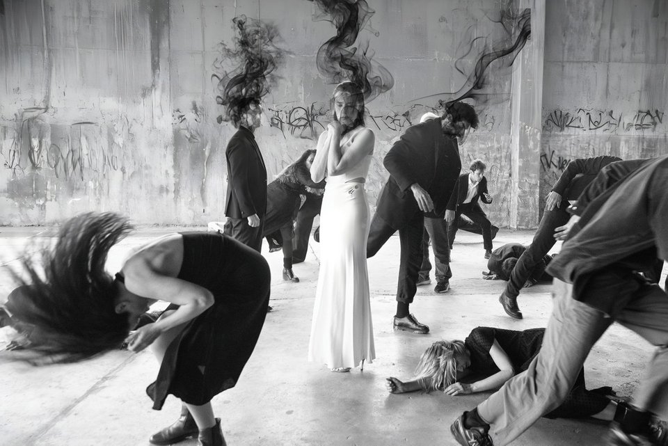 Μια παράσταση που στοχάζεται πάνω στη μνήμη και την ήττα