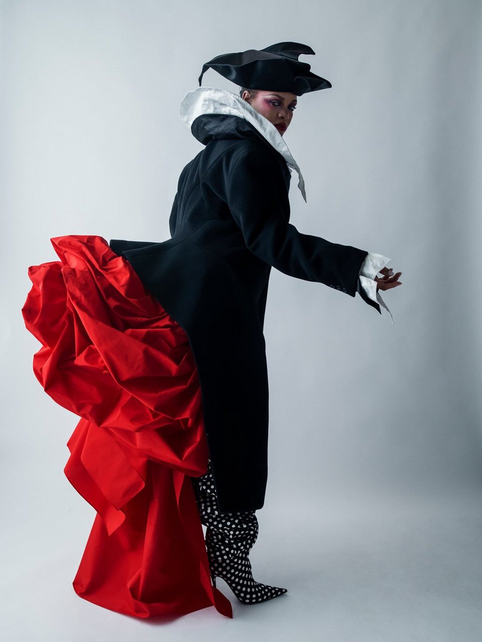 H Ριάνα ποζάρει για το περιοδικό W